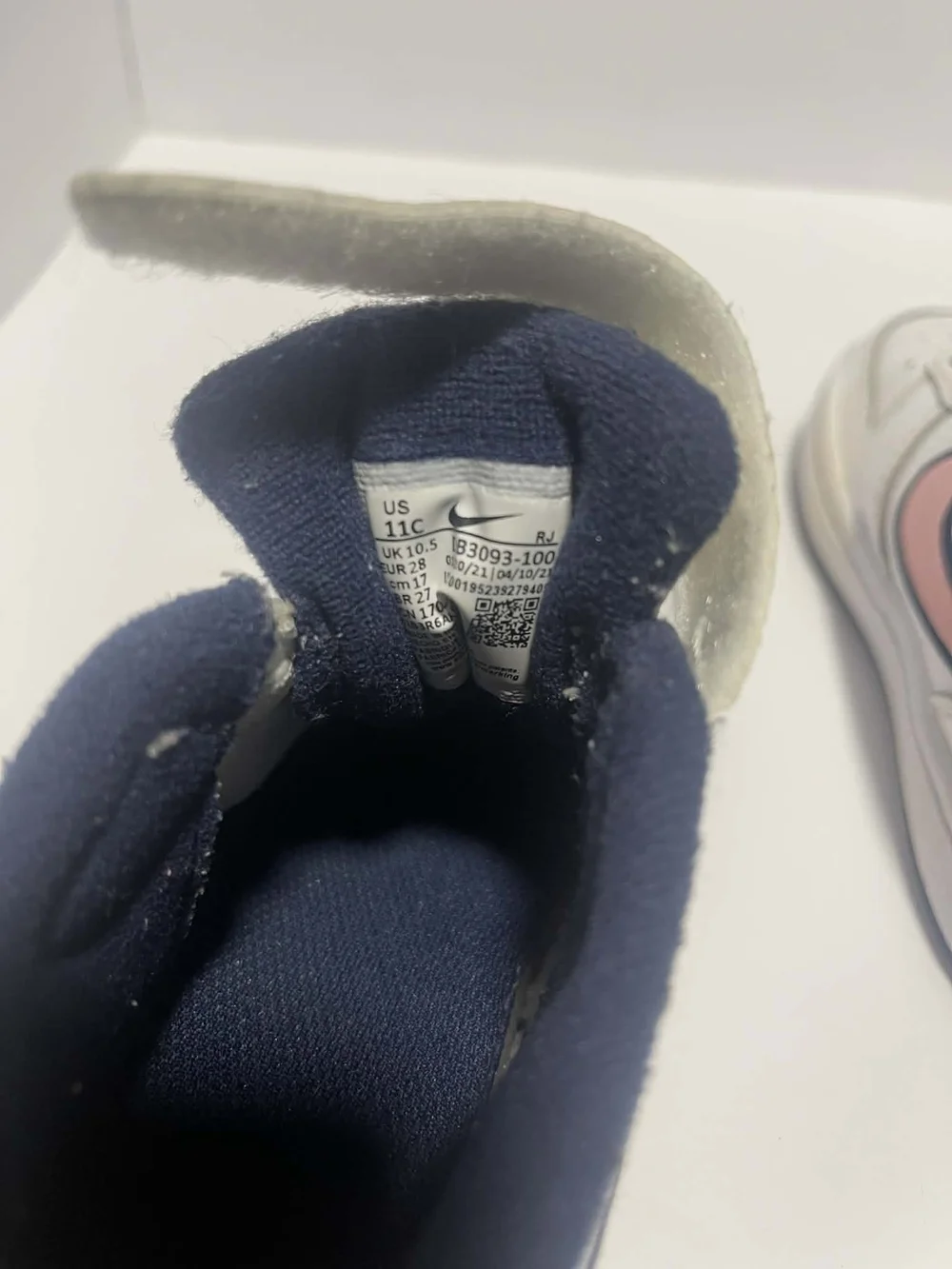 Nike Kids' White & Pink Swoosh Velcro Sneakers - Picture 9 of 10